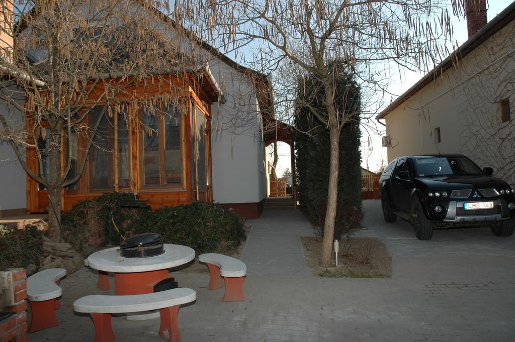 Tisza-Kert Vendeghaz -Tisza-Kert Vendeghaz II Hotell Tiszafüred Eksteriør bilde