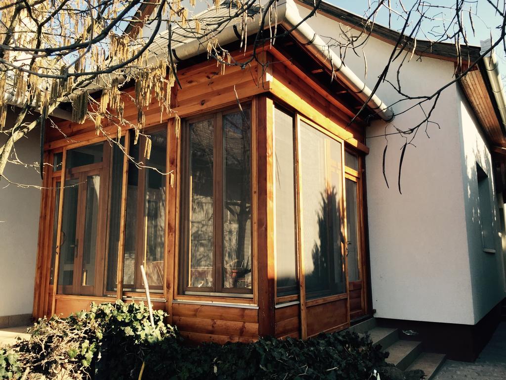 Tisza-Kert Vendeghaz -Tisza-Kert Vendeghaz II Hotell Tiszafüred Rom bilde